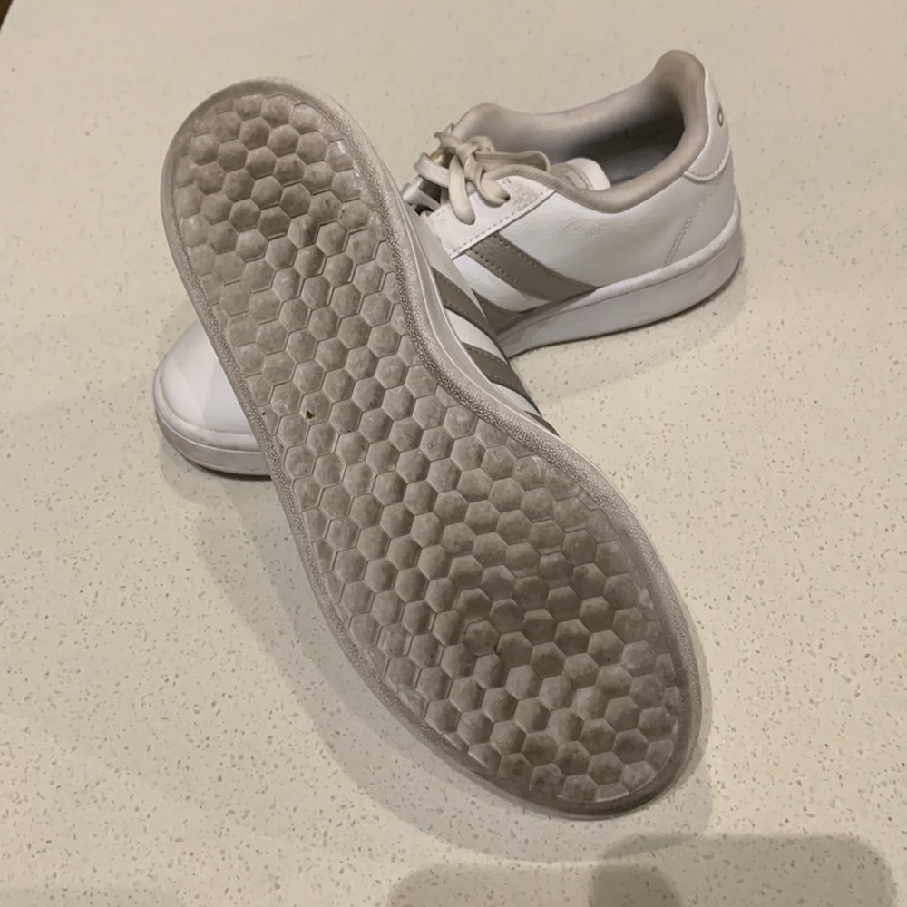 Womens adidas leather shoes - Picture 4 of 9
